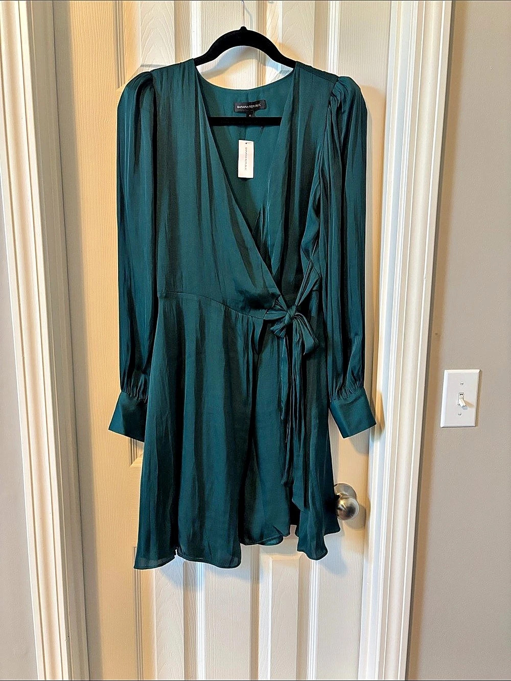 Banana Republic Long Sleeve Wrap Mini Dress in Green